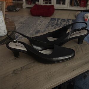 $3 SALE Naturalizer Black Slingback Heels for Women